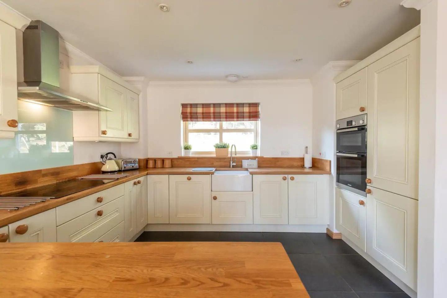 Carn Mhor Lodge view 4