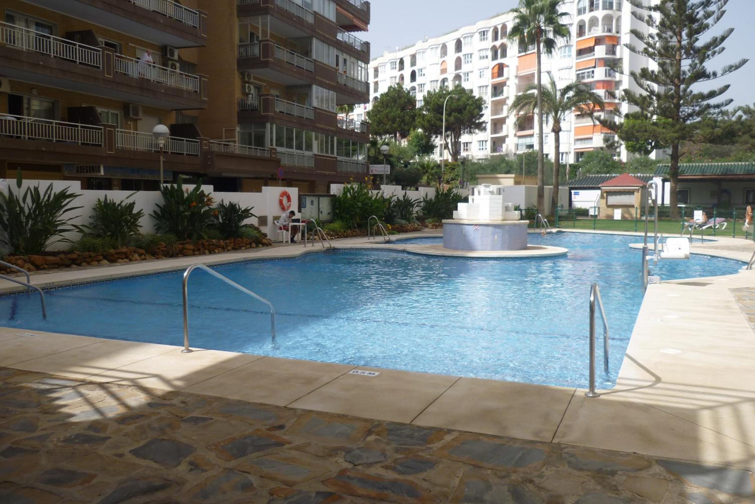 Modern 1 Bed Seafront Apt Los Boliches view 2