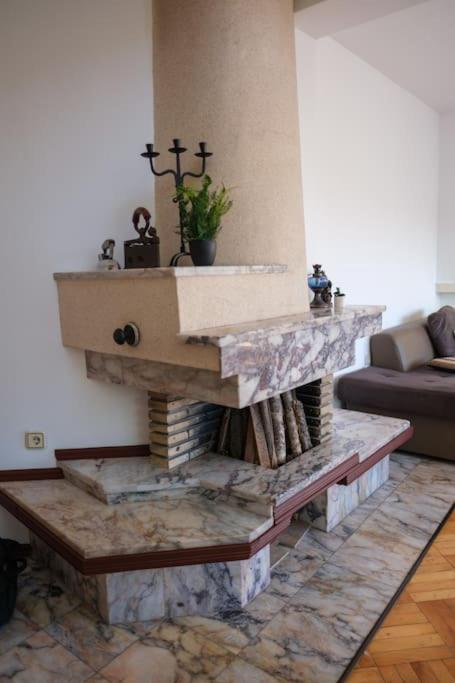 Great and large two bedroom Maisonette with lovely view & FREE parking Center