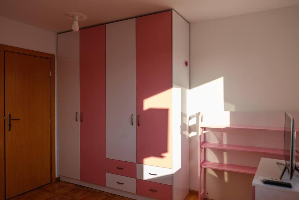 Great and large two bedroom Maisonette with lovely view & FREE parking Center