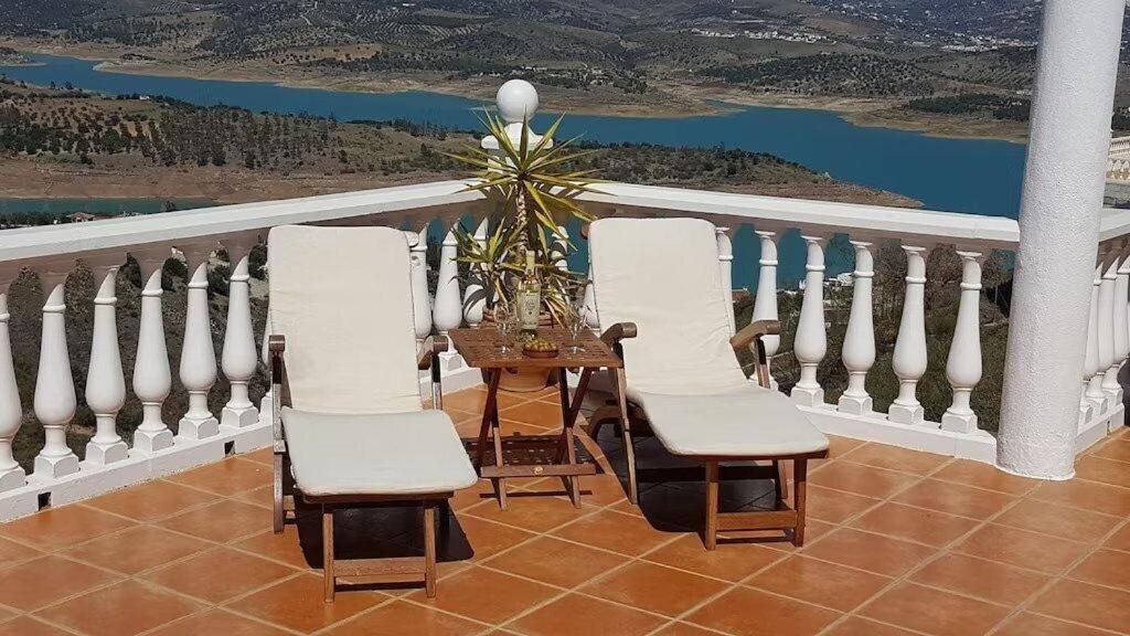 Casa Juan Lake Vinuela photo 1