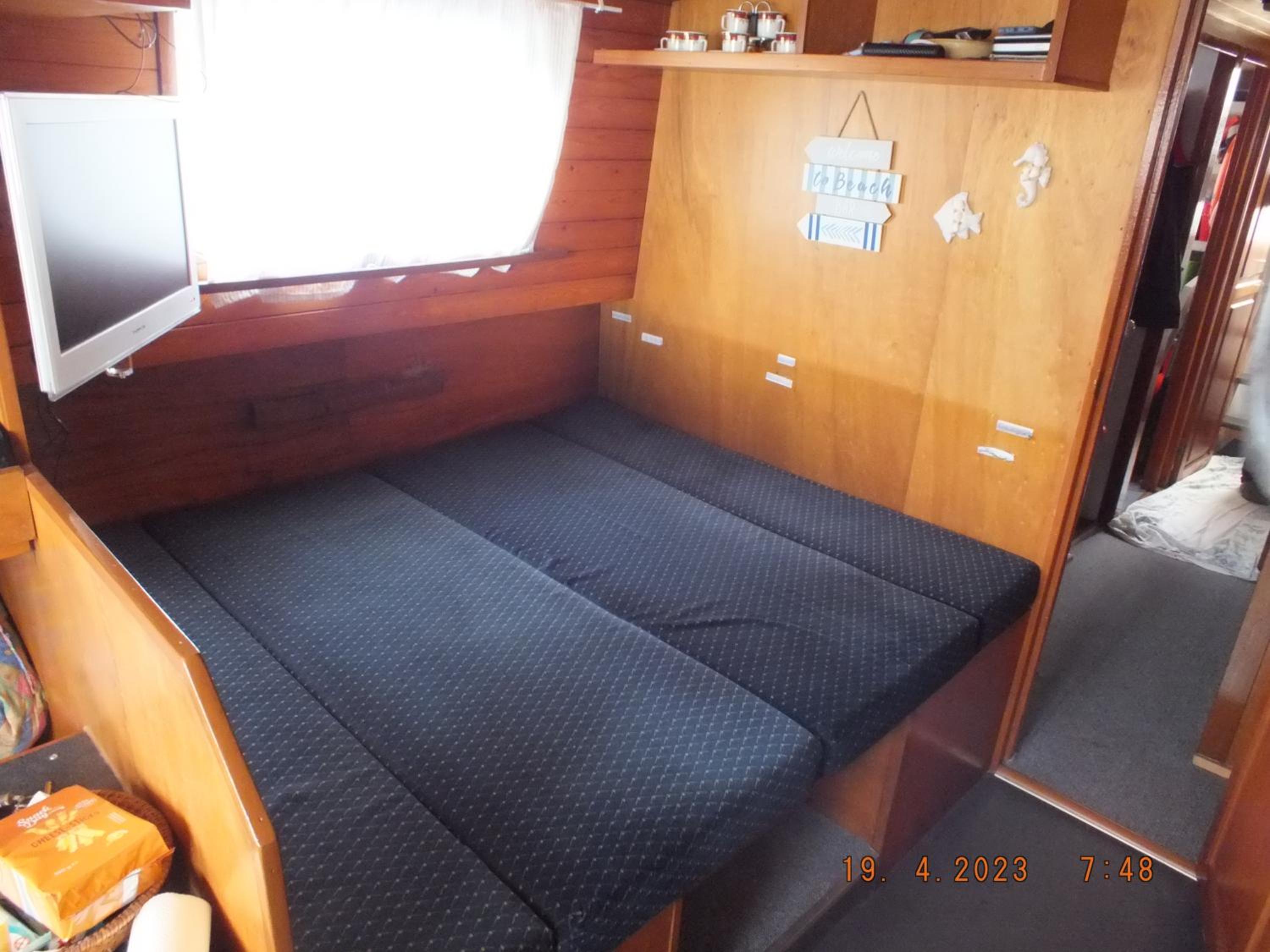 Zouw Hausboat Zakotven -pouze ubytovaní