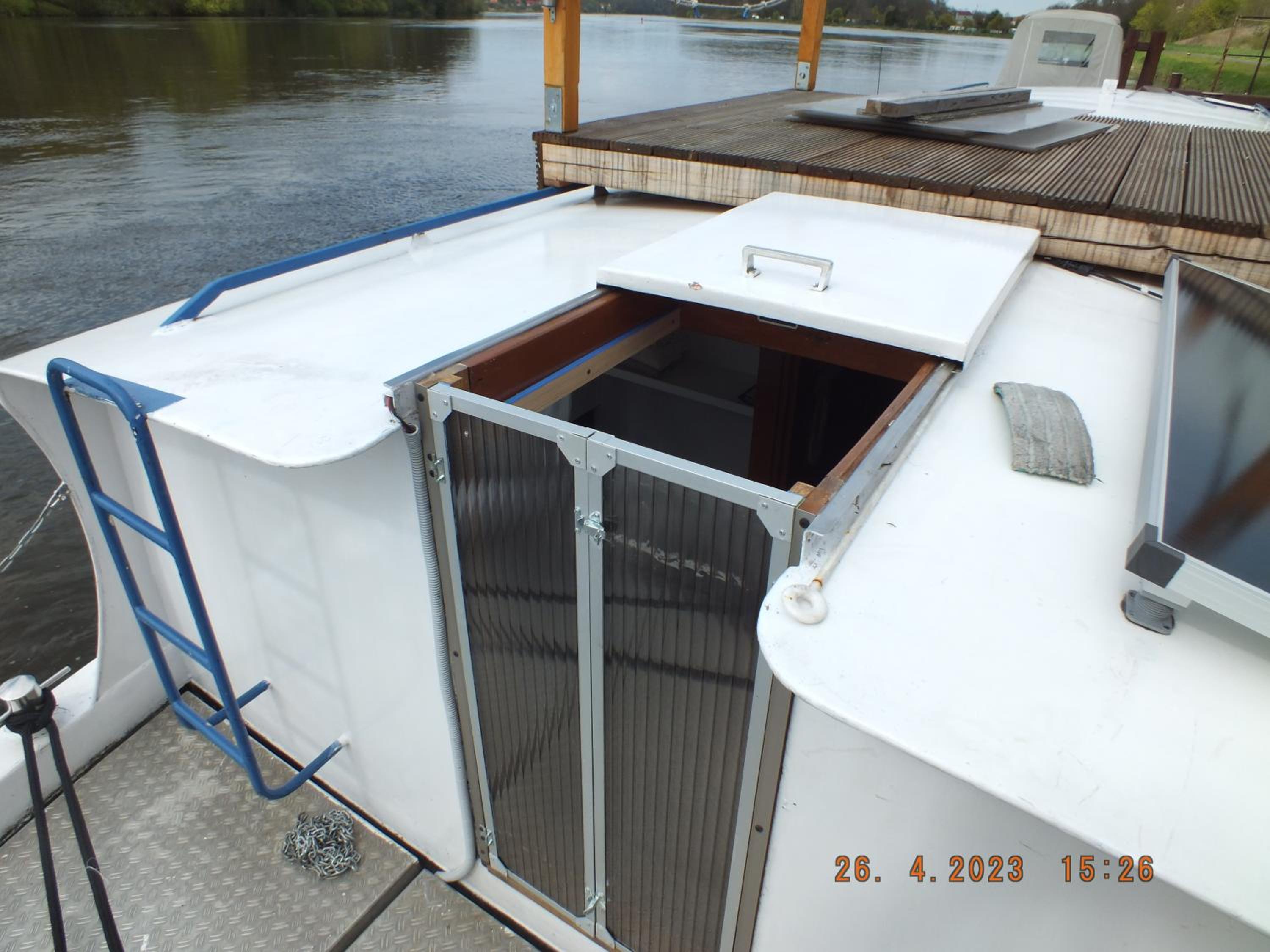 Zouw Hausboat Zakotven -pouze ubytovaní