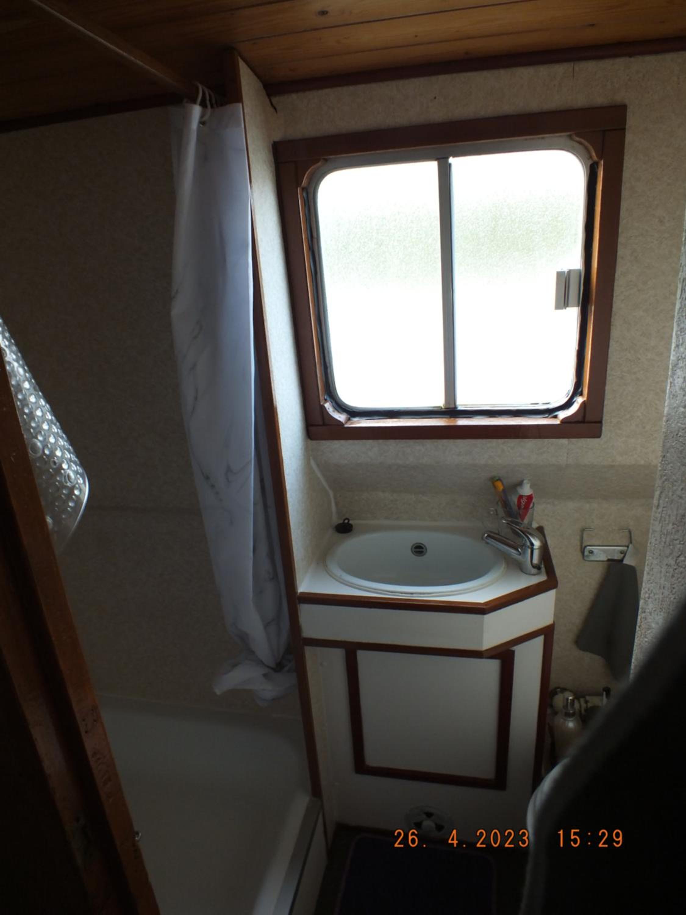 Zouw Hausboat Zakotven -pouze ubytovaní