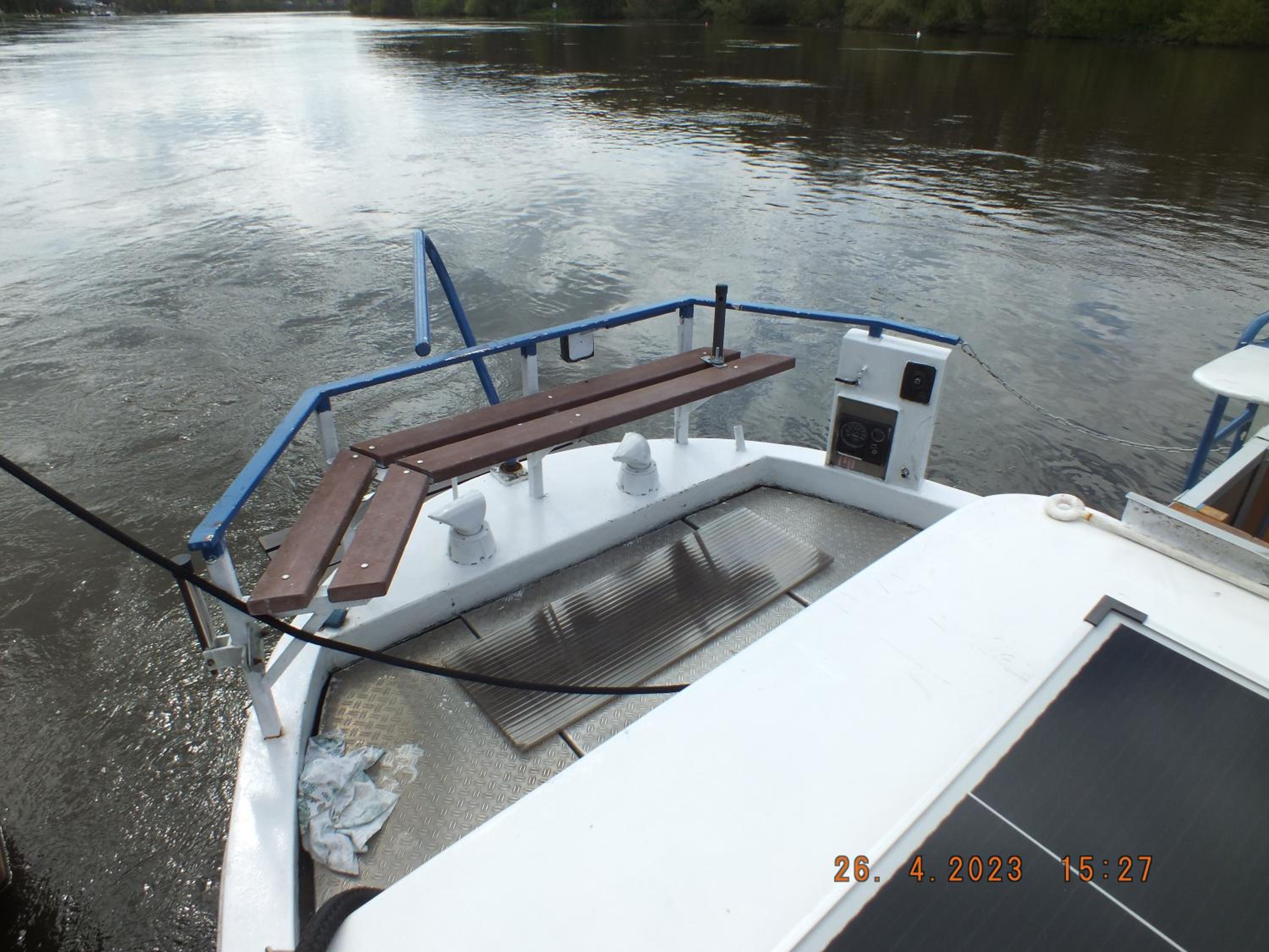 Zouw Hausboat Zakotven -pouze ubytovaní