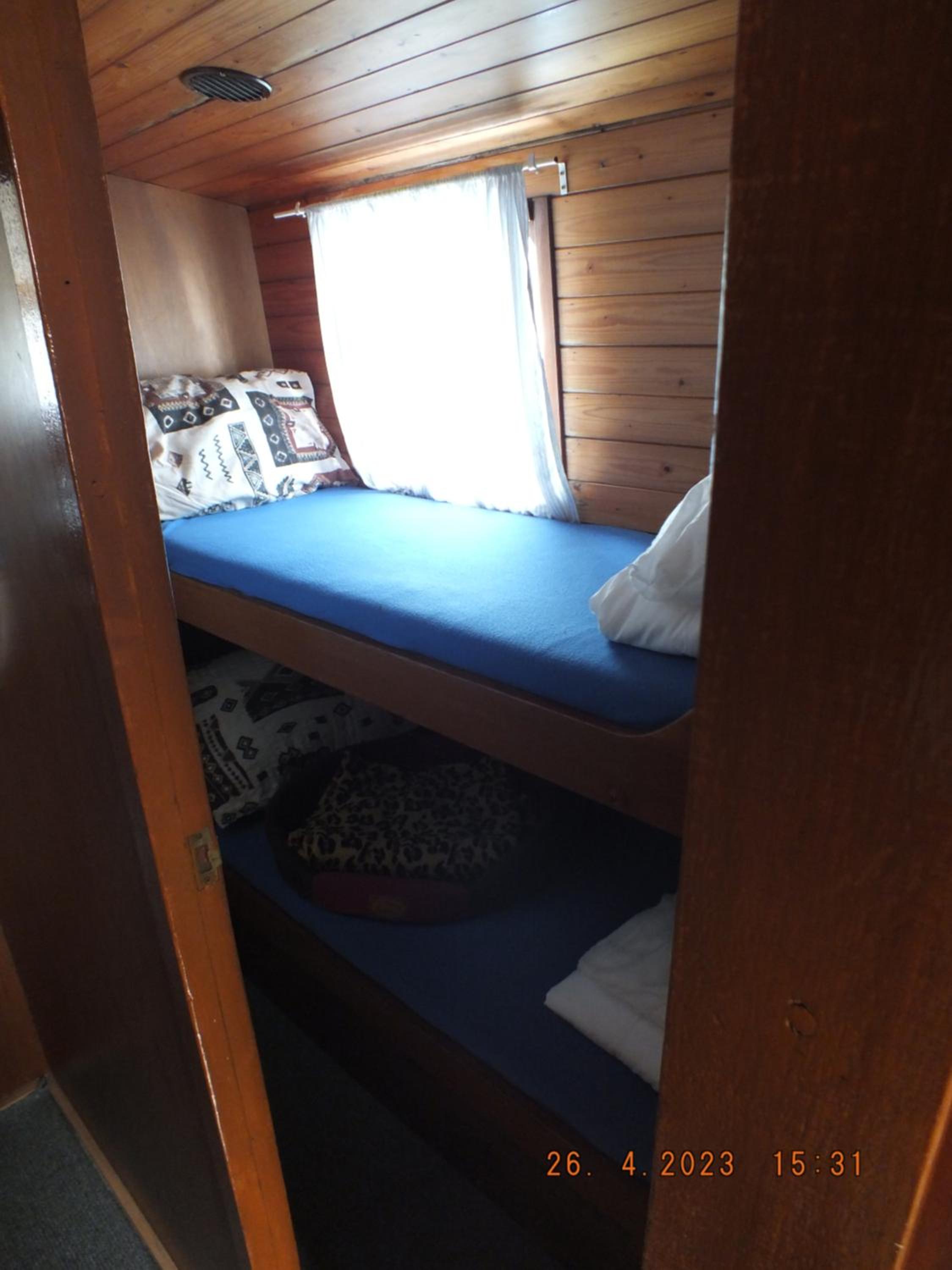 Zouw Hausboat Zakotven -pouze ubytovaní