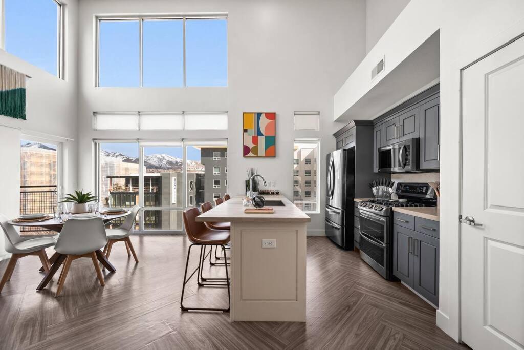 LUX Penthouse Oasis-Heart of SLC