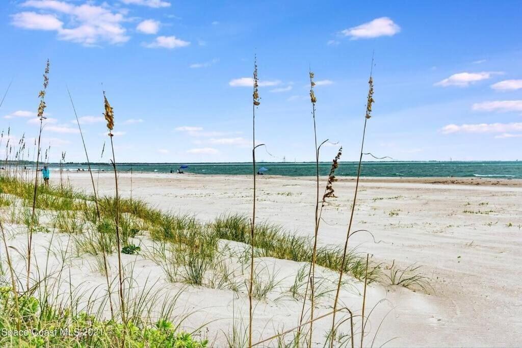 Canaveral Towers Resort-Beach, Surf, Rocket Launches