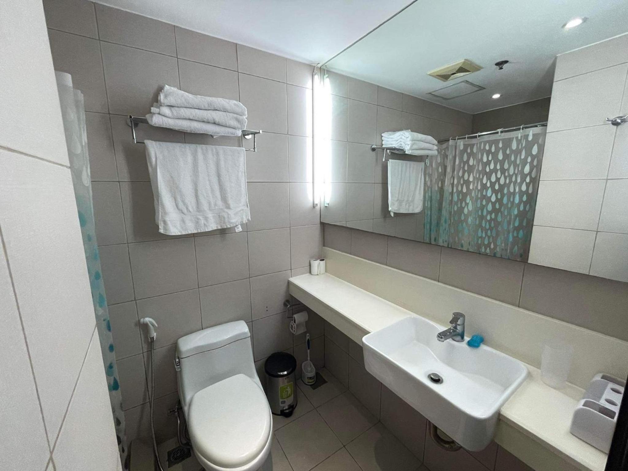 2 BR Portovita Tower 12-A photo 2