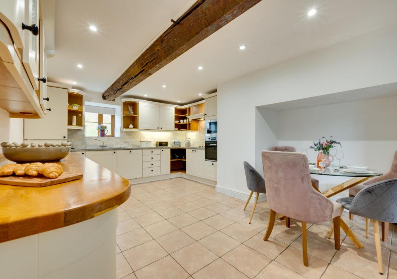 Bythynnod Aderyn Cottages