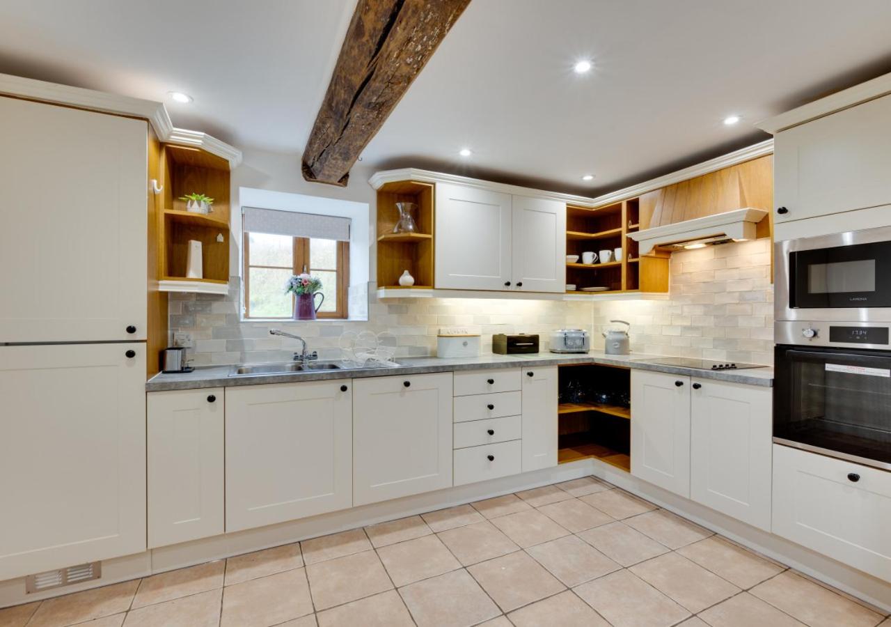 Bythynnod Aderyn Cottages