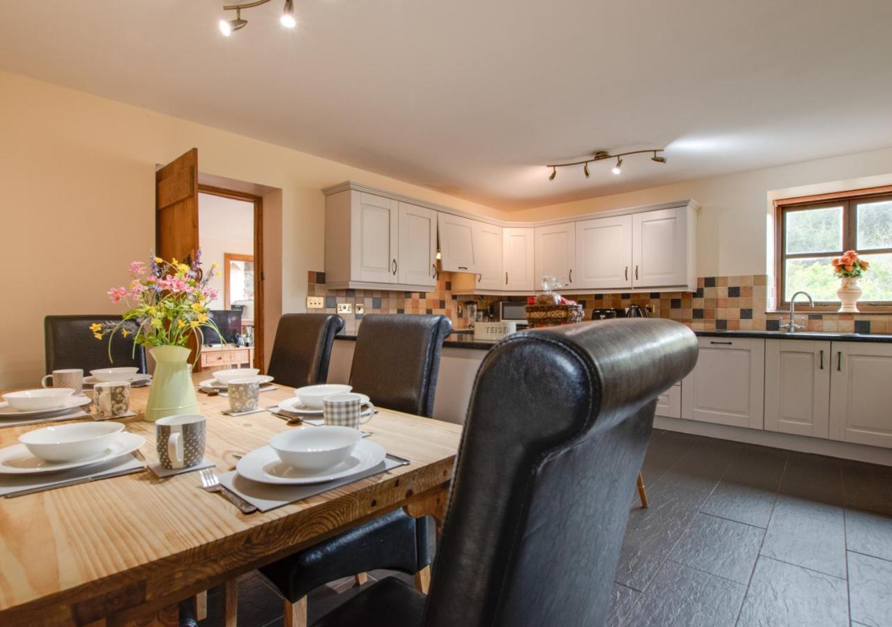 Bythynnod Aderyn Cottages