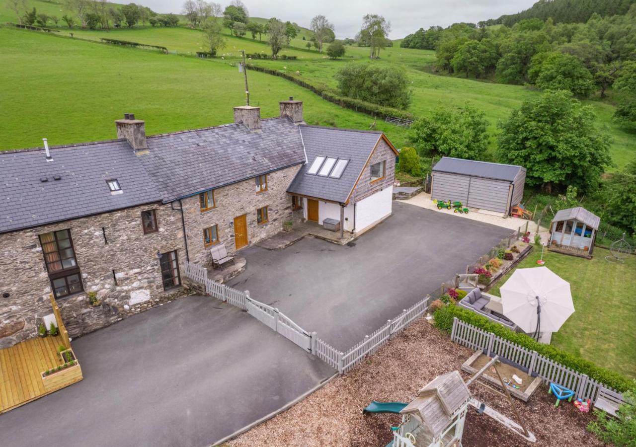 Bythynnod Aderyn Cottages