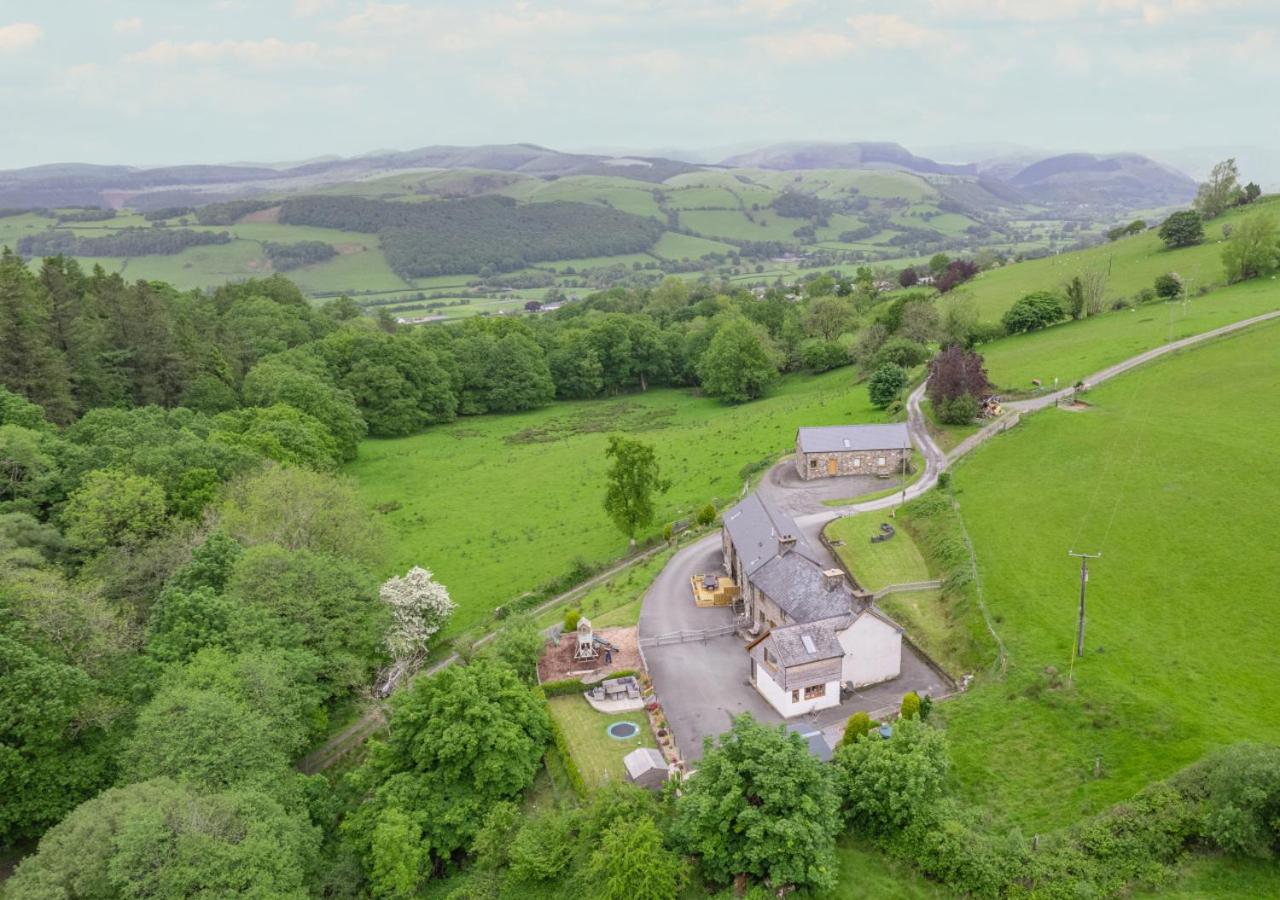 Bythynnod Aderyn Cottages