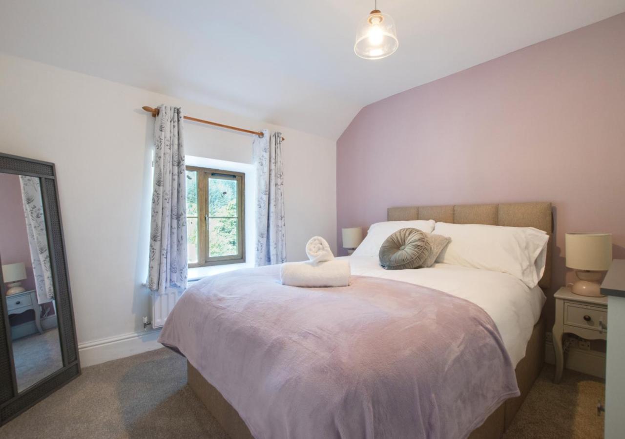 Bythynnod Aderyn Cottages