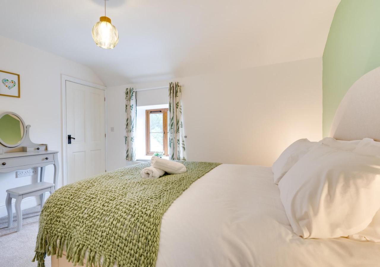 Bythynnod Aderyn Cottages