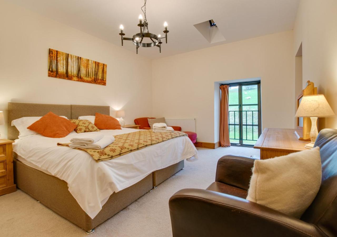 Bythynnod Aderyn Cottages