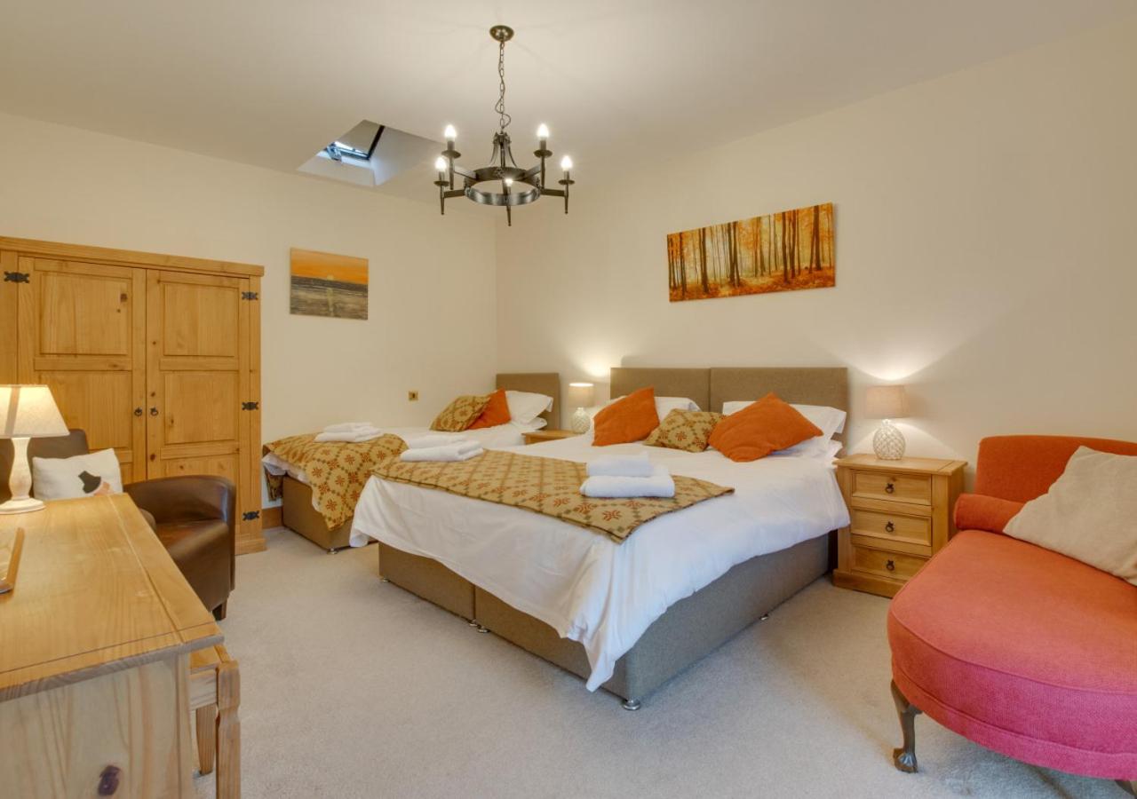 Bythynnod Aderyn Cottages