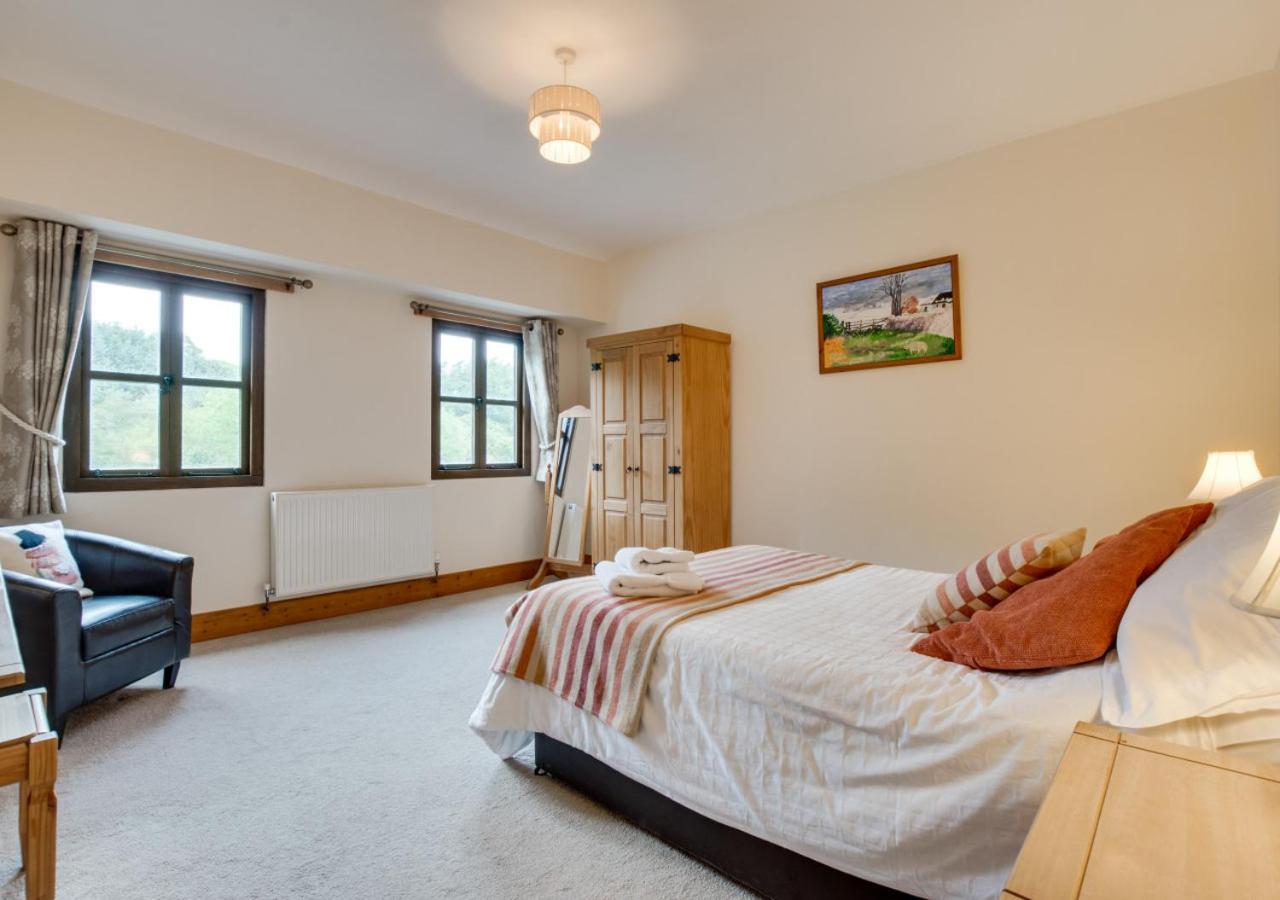 Bythynnod Aderyn Cottages