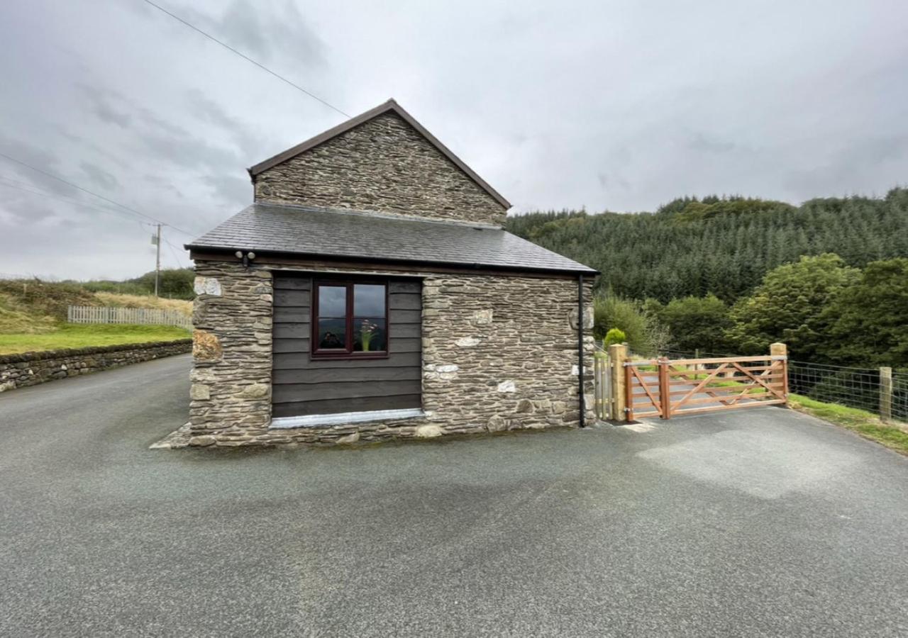 Bythynnod Aderyn Cottages