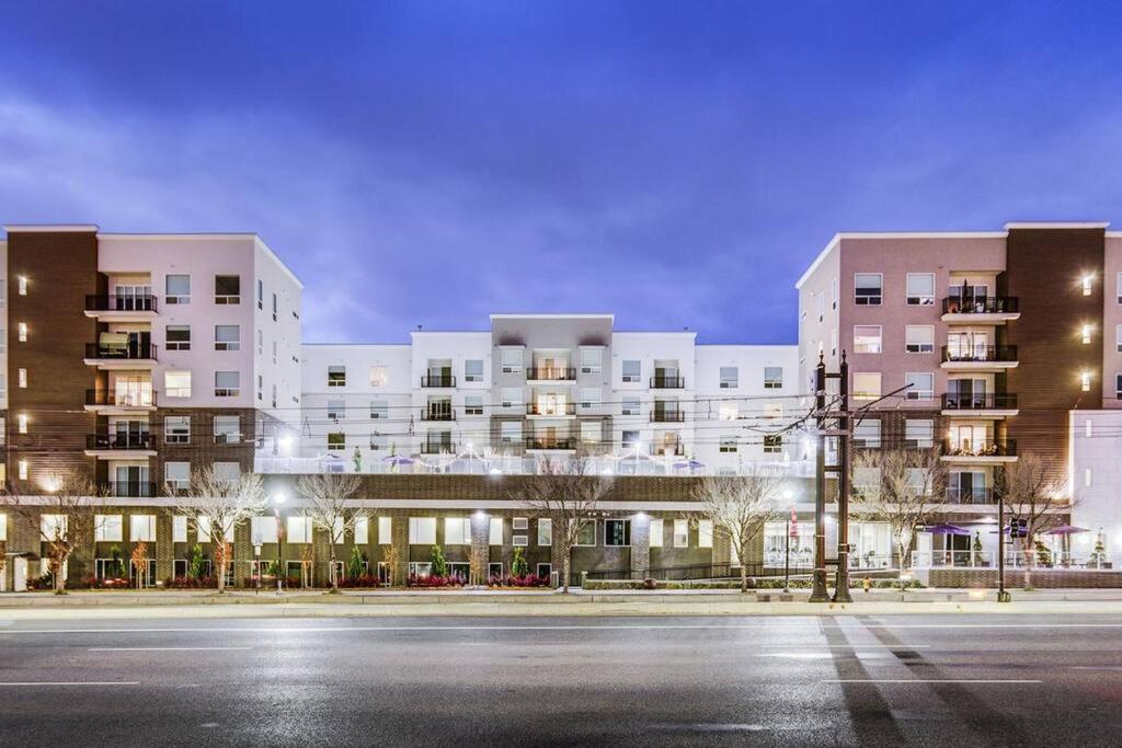 Hotel King BD - City View - Downtown Walking Paradise - Image 1