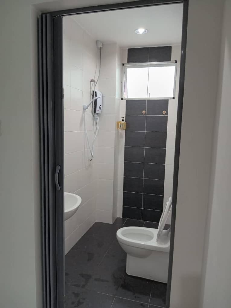 EMERALD VILLA HOMESTAY DUNGUN