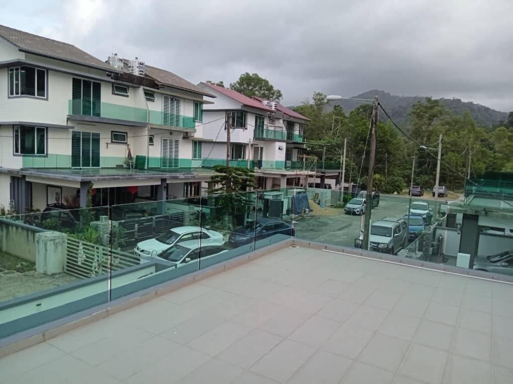 EMERALD VILLA HOMESTAY DUNGUN