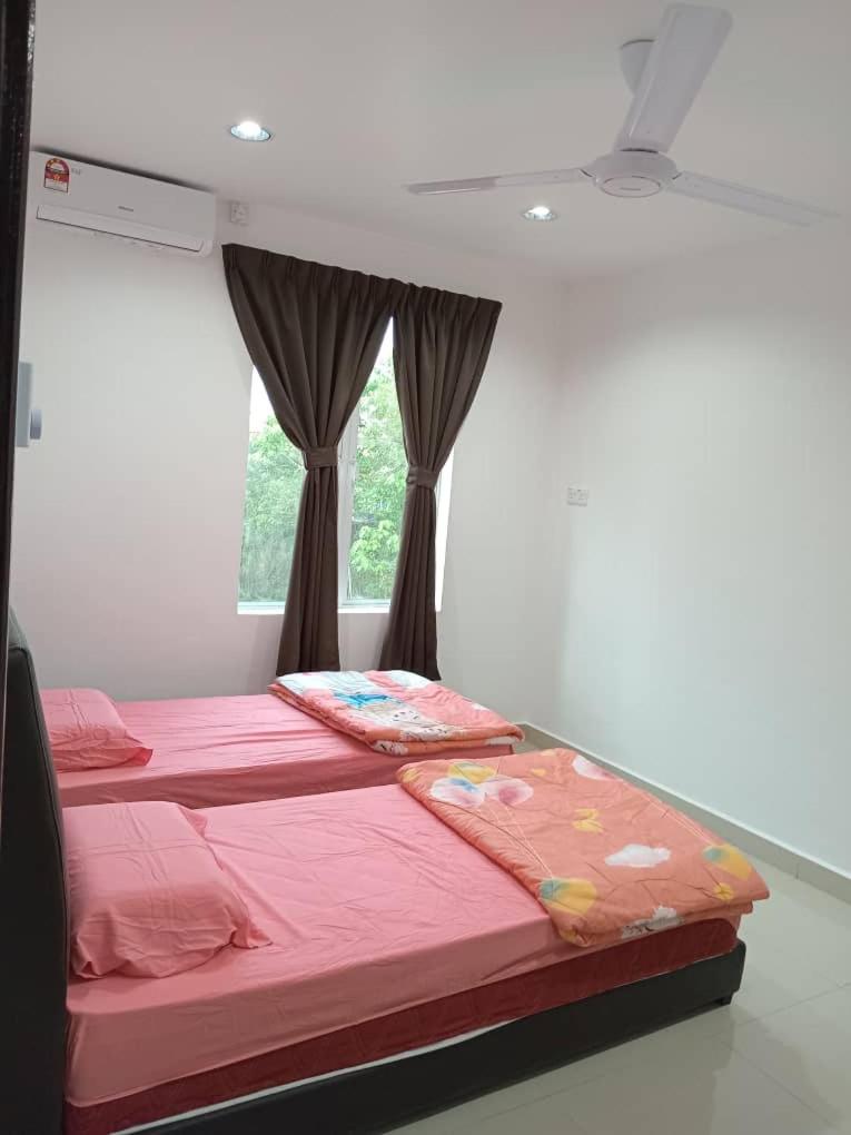 EMERALD VILLA HOMESTAY DUNGUN