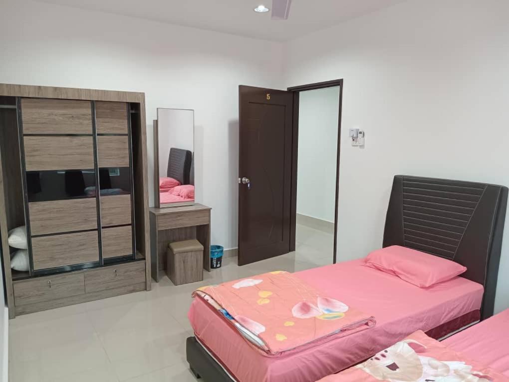 EMERALD VILLA HOMESTAY DUNGUN