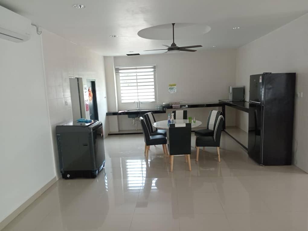 EMERALD VILLA HOMESTAY DUNGUN