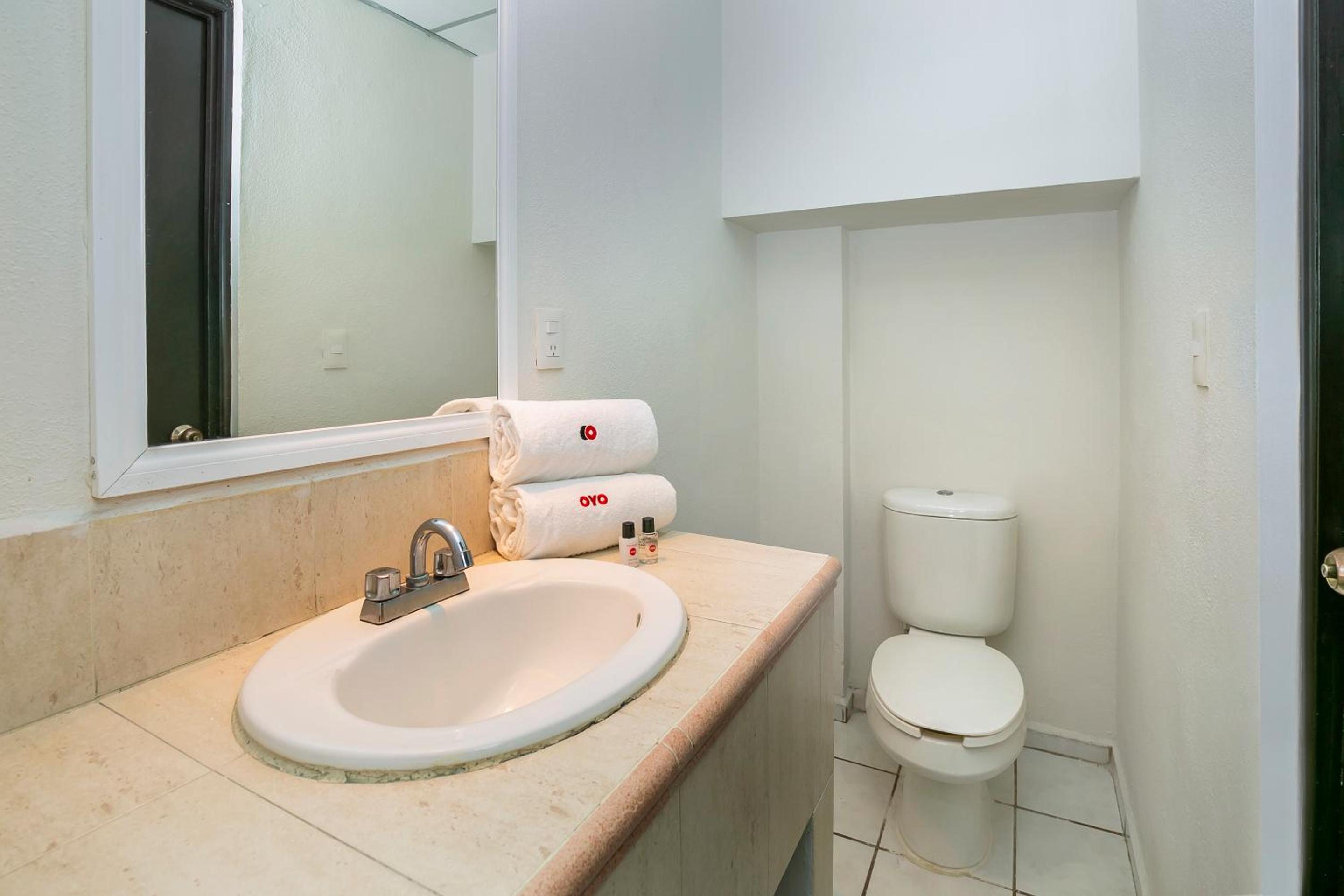 Capital O Hotel Victoria Morelia - Property Image 11