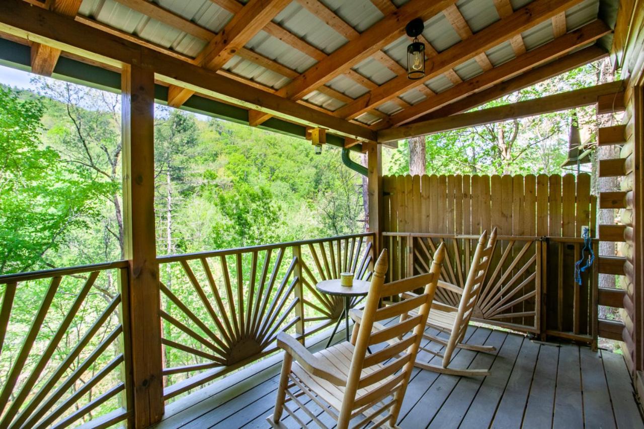 Refuge Riverfront Fire Pit Fireplace Grill view 5