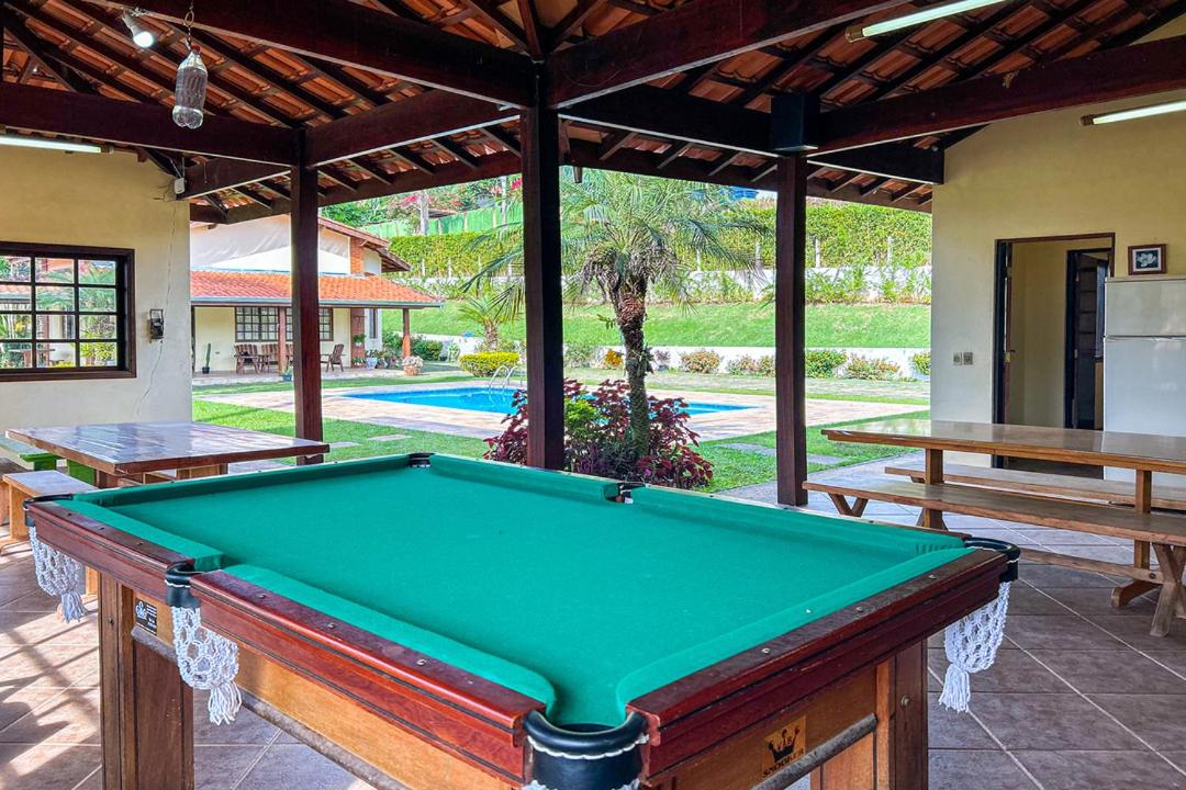 Casa de campo c piscina e natureza em Mairinque SP