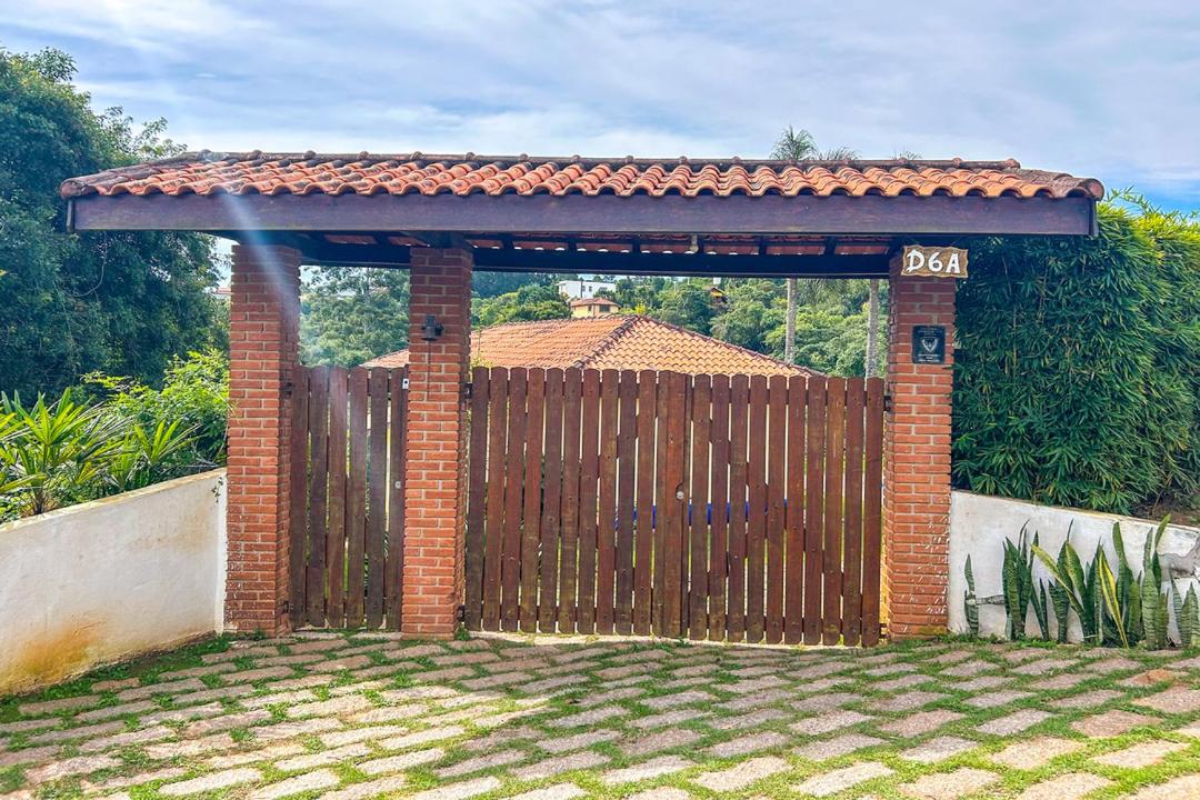 Casa de campo c piscina e natureza em Mairinque SP