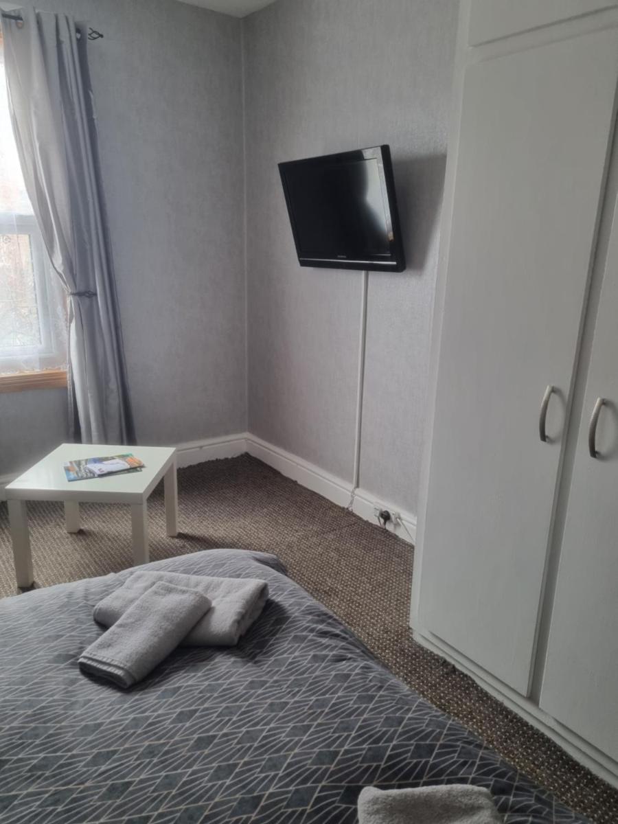 Leeds House Guest House view 3