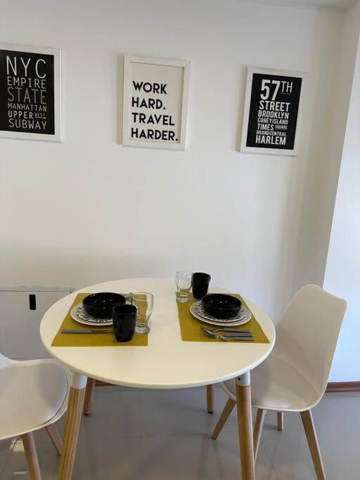 Hotel MONOAMBIENTE Nuevo! CENTRO DE NEUQUEN - Image 1