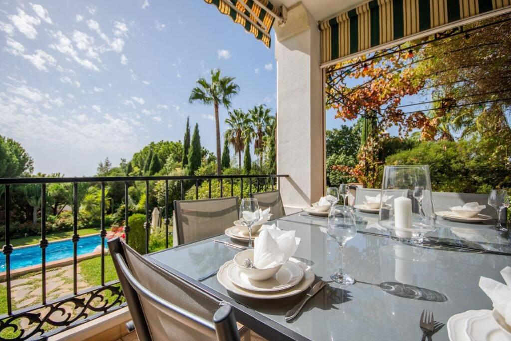 Impressive VILLA Dazura in Valtocado MIJAS