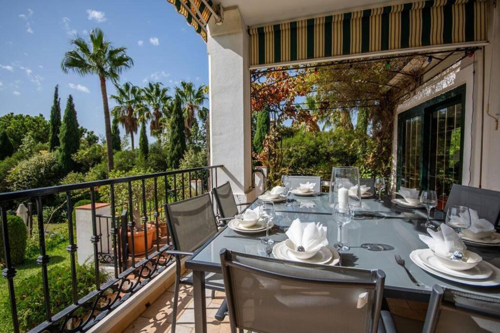 Impressive VILLA Dazura in Valtocado MIJAS