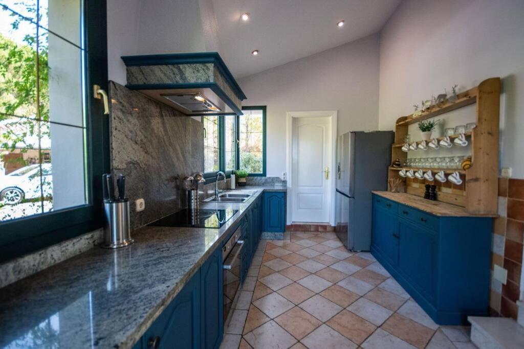 Impressive VILLA Dazura in Valtocado MIJAS