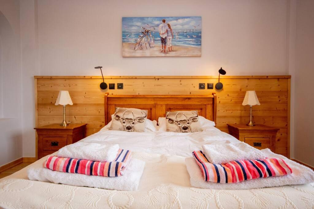 Impressive VILLA Dazura in Valtocado MIJAS
