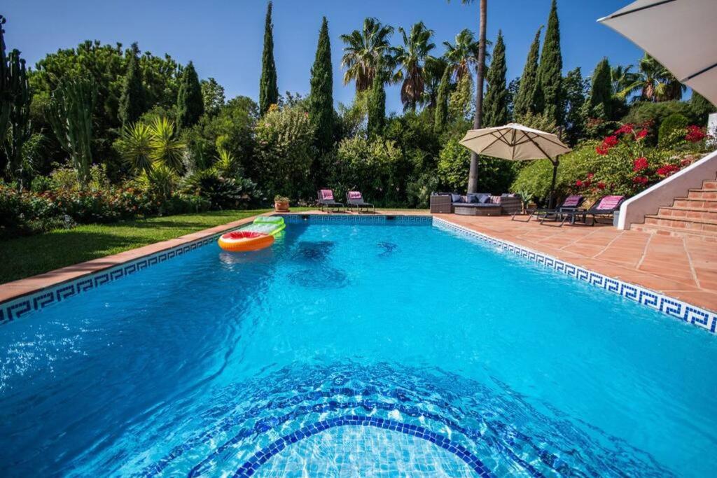 Impressive VILLA Dazura in Valtocado MIJAS