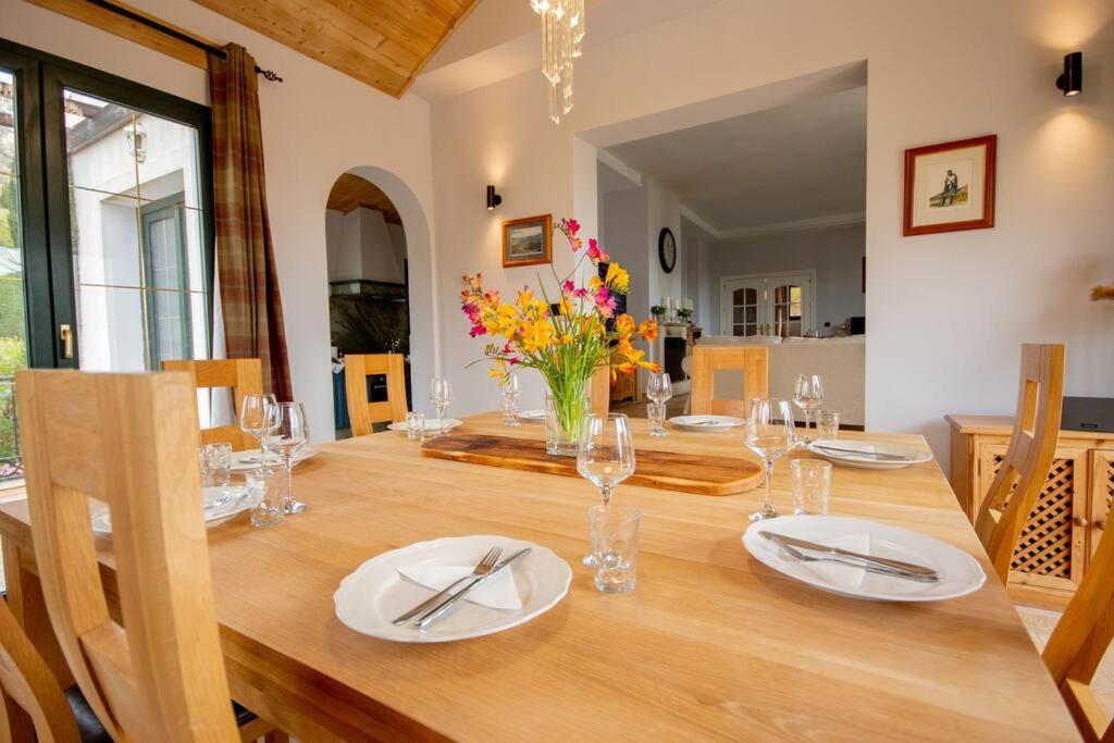 Impressive VILLA Dazura in Valtocado MIJAS