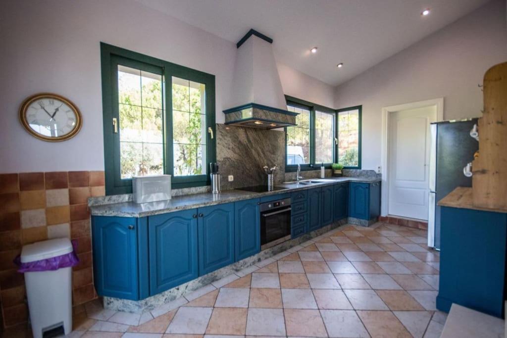 Impressive VILLA Dazura in Valtocado MIJAS