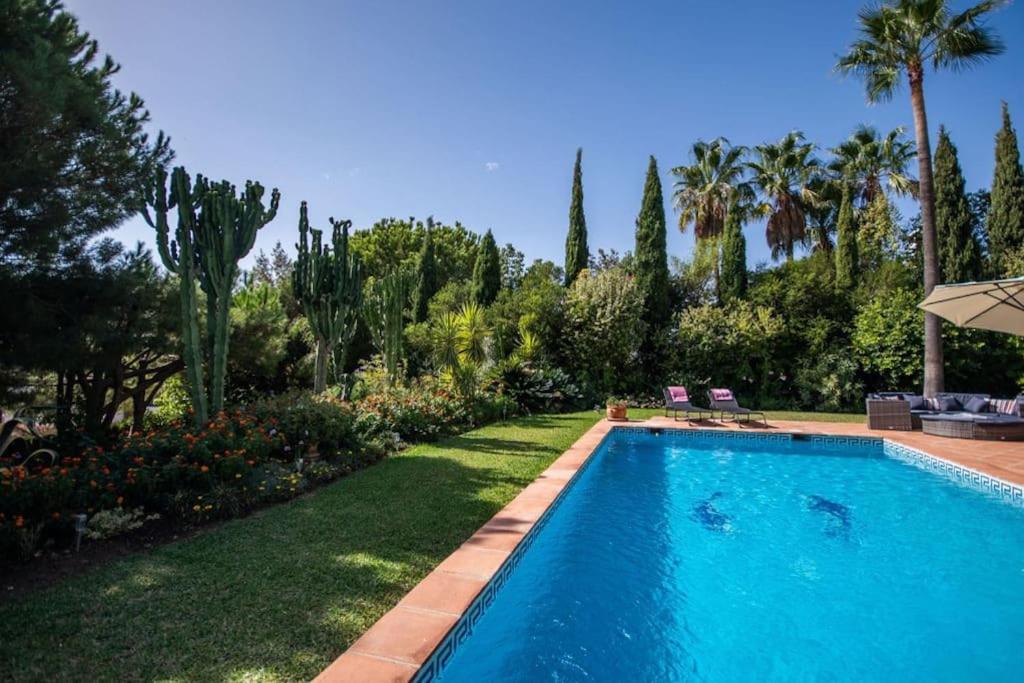 Impressive VILLA Dazura in Valtocado MIJAS