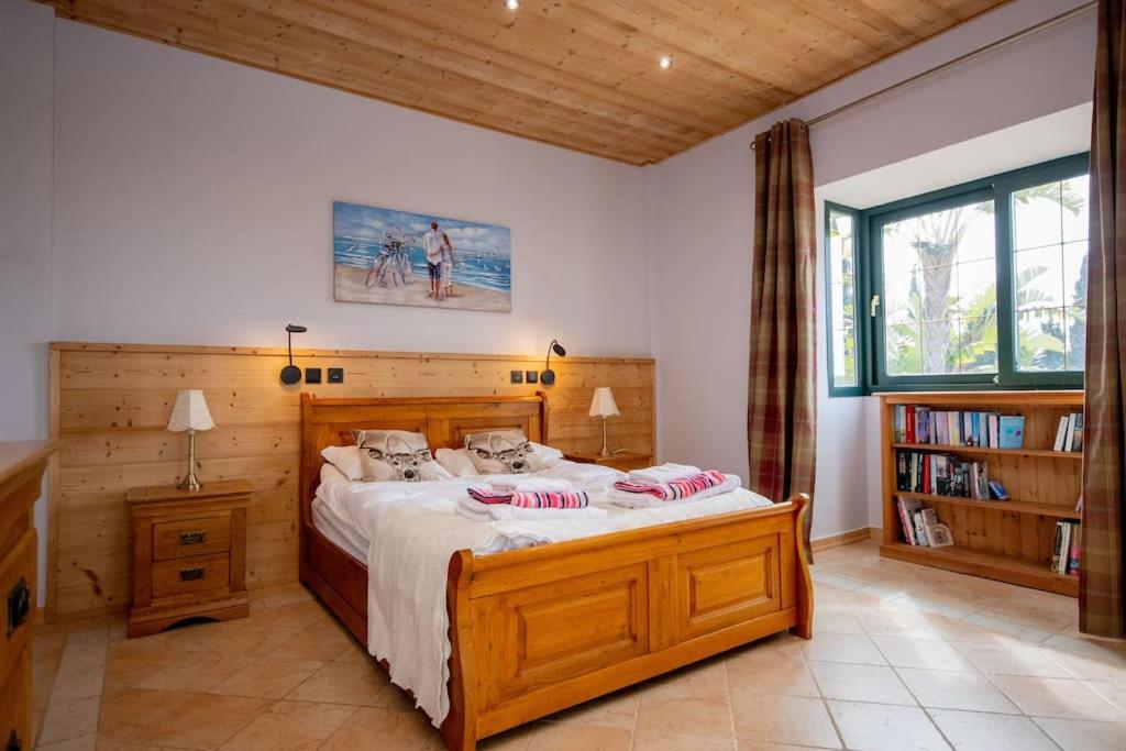 Impressive VILLA Dazura in Valtocado MIJAS