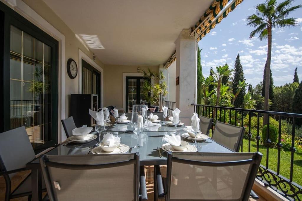 Impressive VILLA Dazura in Valtocado MIJAS
