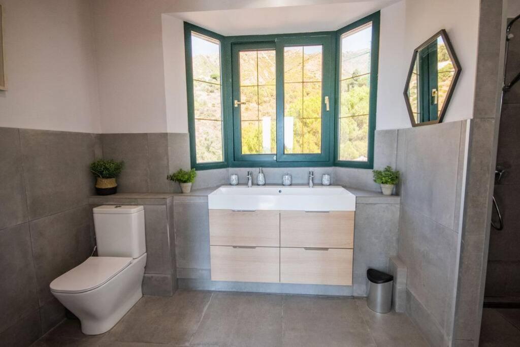 Impressive VILLA Dazura in Valtocado MIJAS