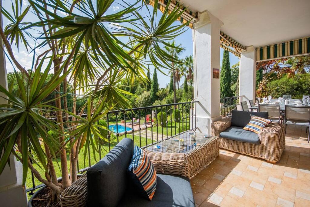 Impressive VILLA Dazura in Valtocado MIJAS