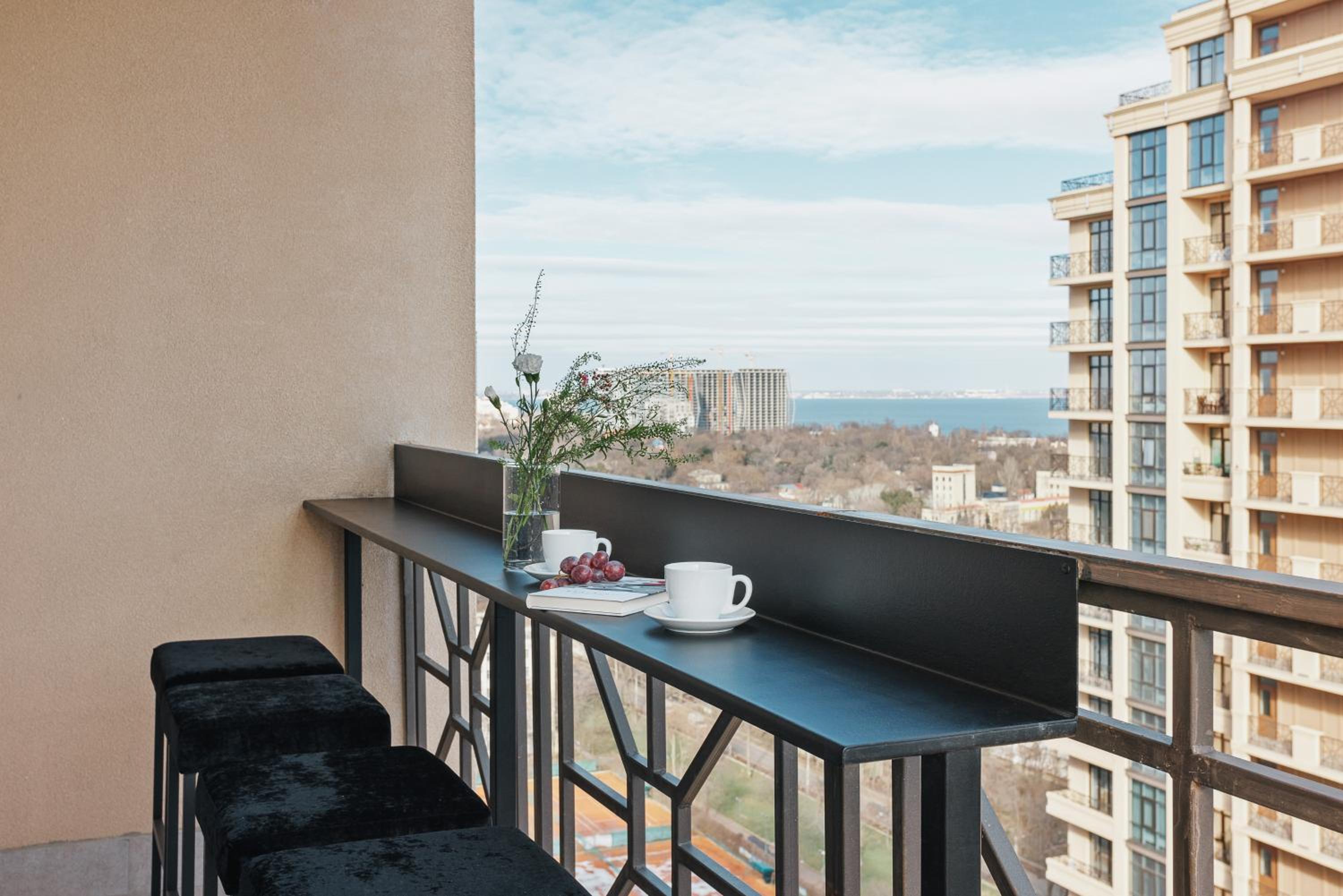 THE BEST APARTMENT ON THE SEASIDE IN ODESA! Luxury apartments in Arcadia, near seaside! view 2