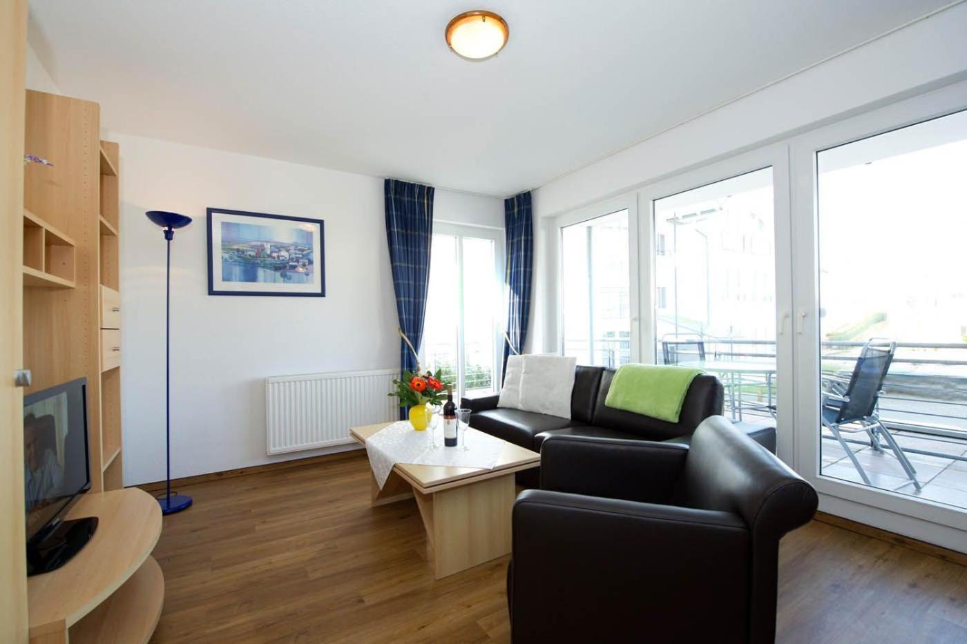 Appartementhaus mit Balkon im Ostseebad Göhren HS